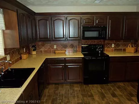 511 Hester St, Greenwood, AR 72936 photo 4