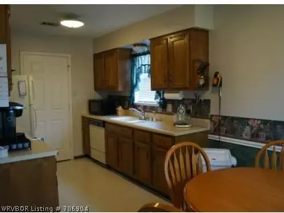 1308 Princeton Dr, Fort Smith, AR 72908 photo 2