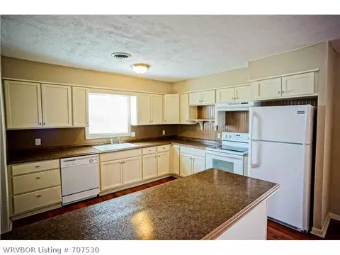 4606 S 22nd St, Fort Smith, AR 72903 photo 2
