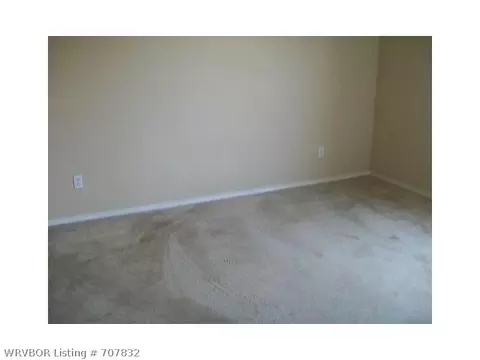 8408 Avignon Dr, Fort Smith, AR 72908 photo 2