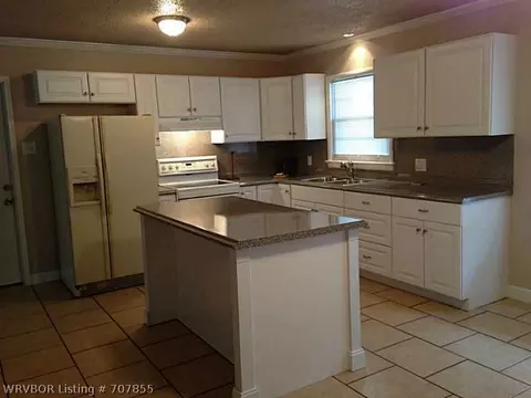 2319 S 46 St, Fort Smith, AR 72903 photo 9