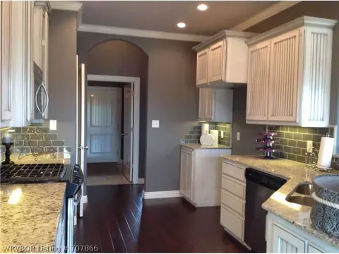8518 Gatehouse Way, Fort Smith, AR 72916 photo 5
