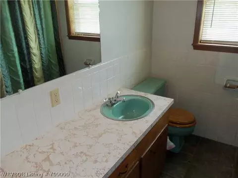 400 E 1st St, Hartford, AR 72938 photo 8