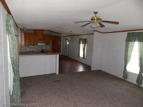 44 E State St, Magazine, AR 72943 photo 2