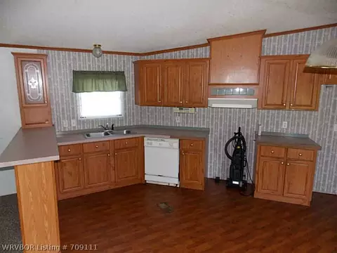 44 E State St, Magazine, AR 72943 photo 4