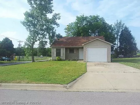 806 P Cir, Barling, AR 72923 photo 1