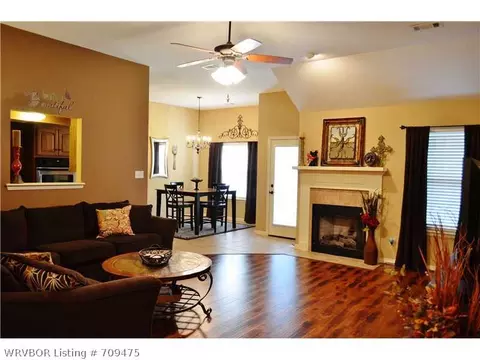 9815 East Pointe Dr, Fort Smith, AR 72903 photo 2