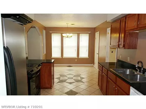 8605 S 31st Ter, Fort Smith, AR 72908 photo 3