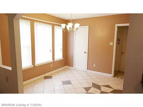 8605 S 31st Ter, Fort Smith, AR 72908 photo 7
