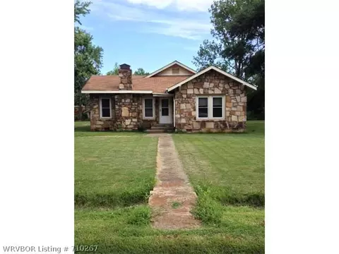 610 W 4th St, Waldron, AR 72958 photo 1