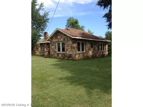 610 W 4th St, Waldron, AR 72958 photo 2