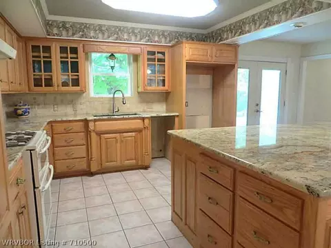 2025 Grove Dr, Alma, AR 72921 photo 3
