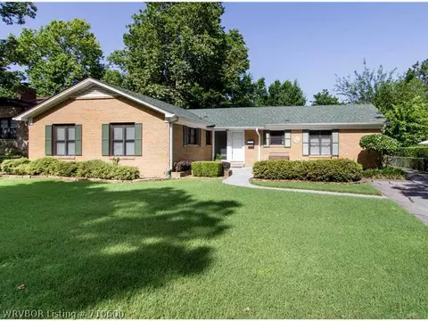 2020 Garner Ln, Fort Smith, AR 72901 photo 1