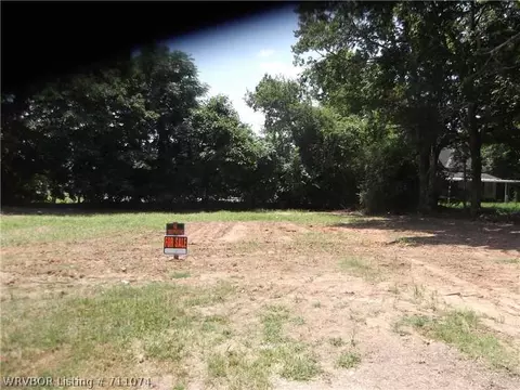 121 E College St, Ozark, AR 72949 photo 1