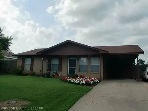 108 Rowe Ave, Pocola, OK 74902 photo 2