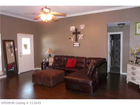 109 Mollie Ct, Barling, AR 72923 photo 5