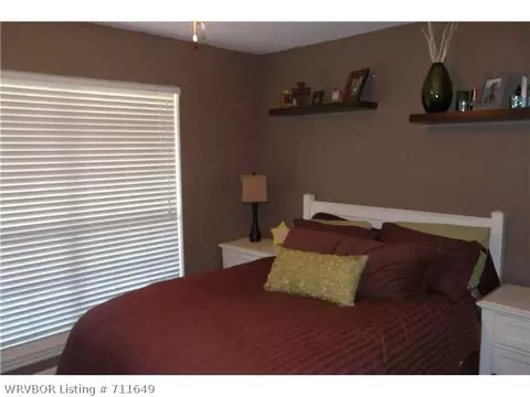109 Mollie Ct, Barling, AR 72923 photo 3