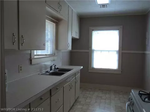 2210 S X St, Fort Smith, AR 72901 photo 8