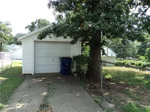 2210 S X St, Fort Smith, AR 72901 photo 4