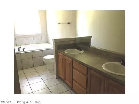 305 Chateau Dr, Fort Smith, AR 72908 photo 15
