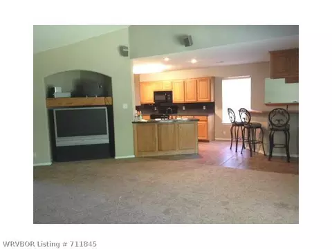 305 Chateau Dr, Fort Smith, AR 72908 photo 3