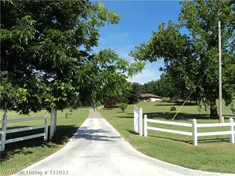 21 W Apex Pl, Hartford, AR 72938 photo 3