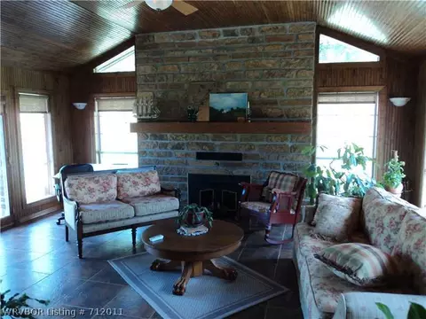 21 W Apex Pl, Hartford, AR 72938 photo 9