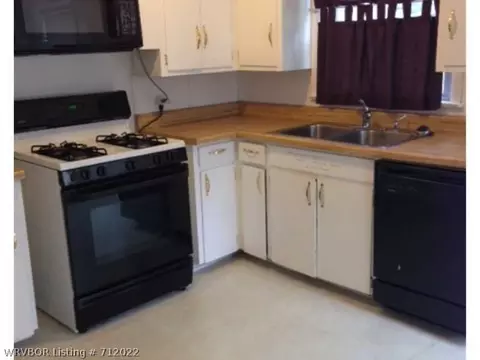 2309 Fairview Dr, Fort Smith, AR 72901 photo 2