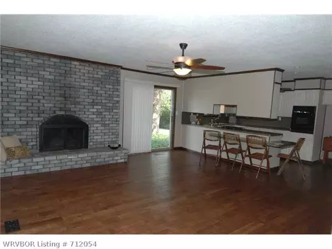 602 7 St, Barling, AR 72923 photo 4