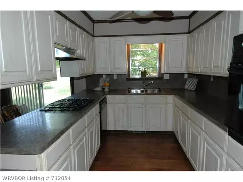 602 7 St, Barling, AR 72923 photo 2