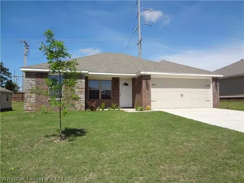 221 Regency Dr, Barling, AR 72923 photo 1
