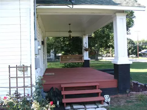 609 N 3rd St, Ozark, AR 72949 photo 3