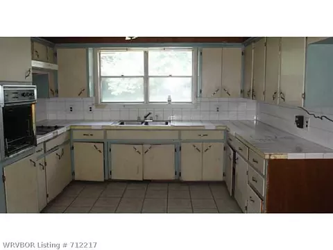 2406 N 53rd St, Fort Smith, AR 72904 photo 4