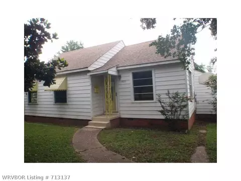 3905 Macarthur Dr, Fort Smith, AR 72904 photo 2