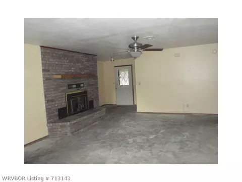 112 E 4th St, Gore, OK 74435 photo 2
