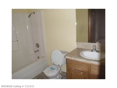 112 E 4th St, Gore, OK 74435 photo 9
