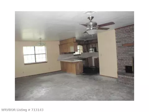 112 E 4th St, Gore, OK 74435 photo 3