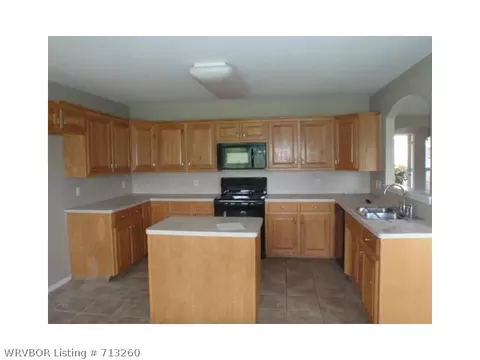 8500 Avignon Ln, Fort Smith, AR 72908 photo 4