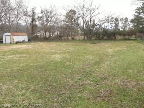 502 E 4th St, Hartford, AR 72938 photo 4