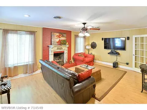 2815 S Dallas Dr, Fort Smith, AR 72901 photo 4