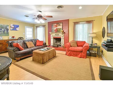 2815 S Dallas Dr, Fort Smith, AR 72901 photo 2