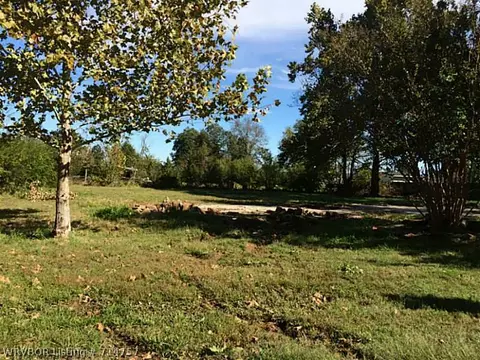 300 S Oak St, Hackett, AR 72937 photo 1