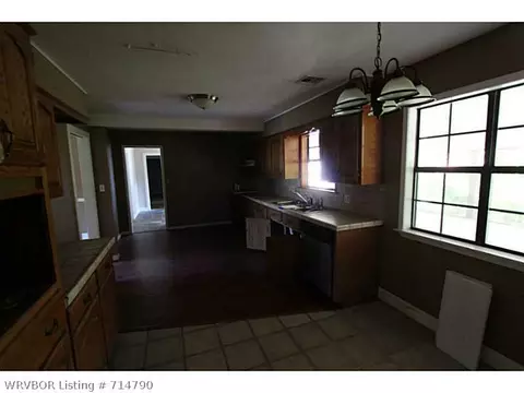 829 Riverview Dr, Alma, AR 72921 photo 7
