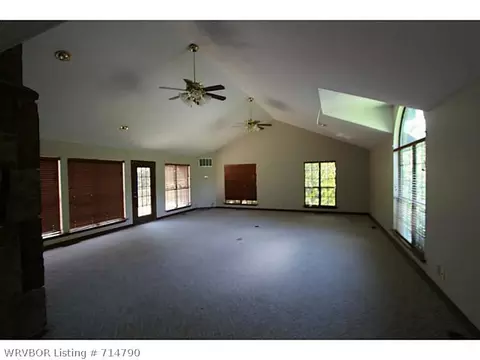 829 Riverview Dr, Alma, AR 72921 photo 4