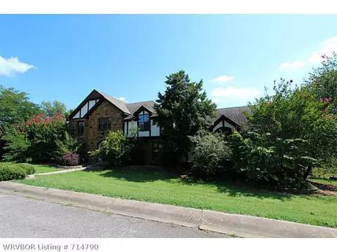 829 Riverview Dr, Alma, AR 72921 photo 2