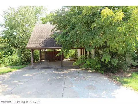 829 Riverview Dr, Alma, AR 72921 photo 3