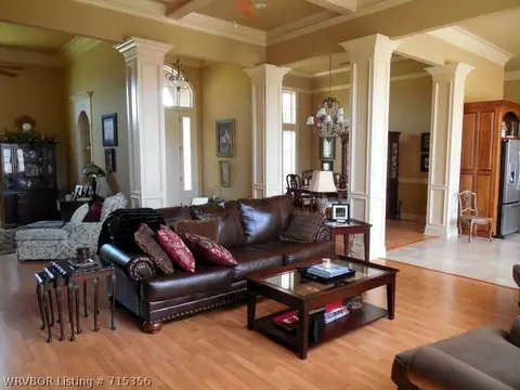 5800 Valley View Dr, Fort Smith, AR 72916 photo 2