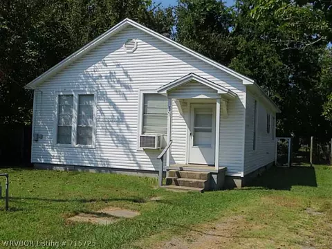 721 Spring St, Alma, AR 72921 photo 1