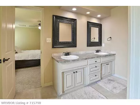 8001 Bridgewood Ln, Fort Smith, AR 72916 photo 19