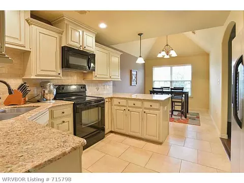 8001 Bridgewood Ln, Fort Smith, AR 72916 photo 7